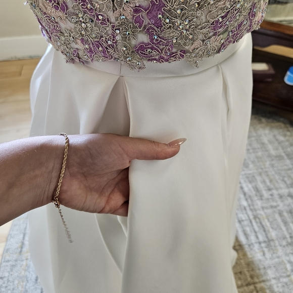 Size 0/2 white/lavender floral shimmer Aline two piece by Ellie Wilde & Ed Young - Picture 3 of 13